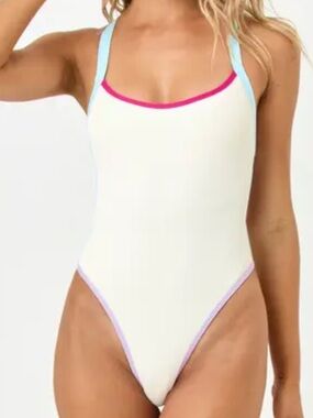 LSPACE Baewatch Colorblock Trim
Ribbed One-Piece Swimsuit size small New